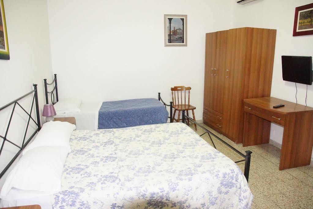 Albergo Pensione Ardenza Self Check-In Livorno Buitenkant foto