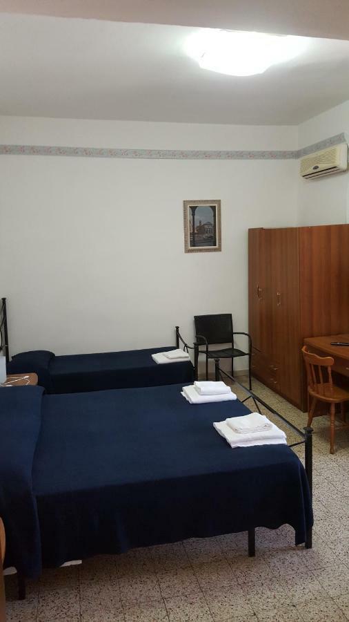 Albergo Pensione Ardenza Self Check-In Livorno Buitenkant foto