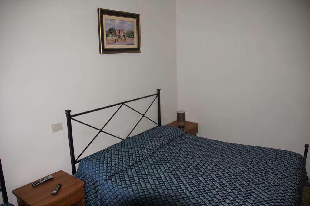 Albergo Pensione Ardenza Self Check-In Livorno Buitenkant foto